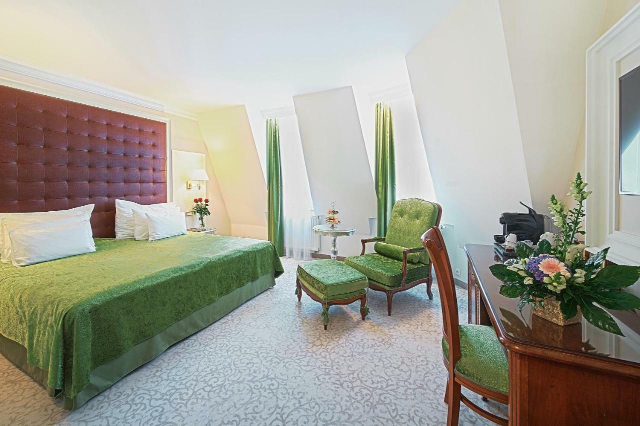 Carlsbad Plaza Medical Spa & Wellness Hotel Karlovy Vary Room photo